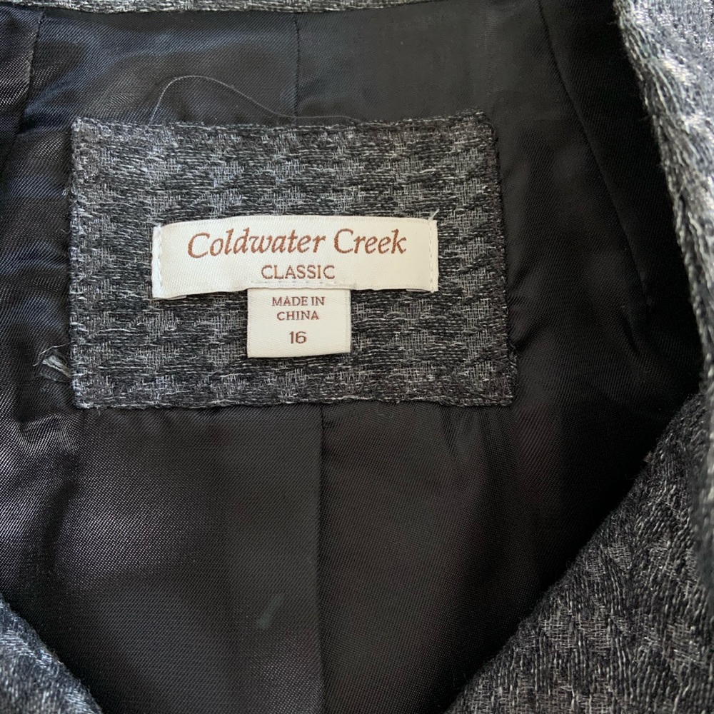 Blazer‎ - Picture 3 of 5